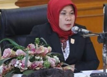 Ketua Dprd Pariaman, Fitri Nora.