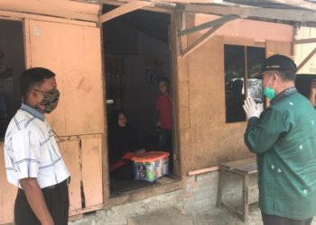 Wakil Gubernur Sumnar Nasrul Abit kunjungi pasien Covid 19 di rumahnya.