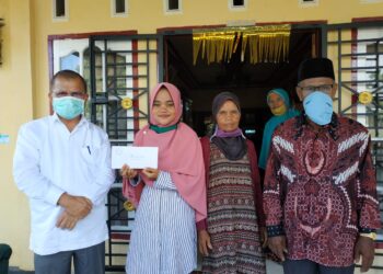 Bupati Padangpariaman di rumah Dani, juara 1 Indonesia Mengaji Indosiar, Kamis, 21/5.