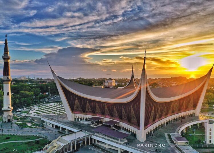 Masjid Raya Sumbar. (Foto: Parkindo)