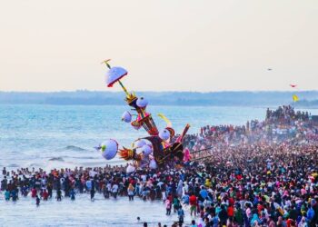 Atraksi budaya Tabuik. (Foto: David Erzal)