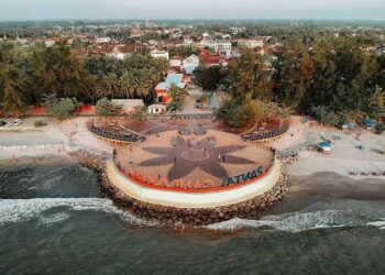 Pantai Gandoriah Pariaman. (Foto: Fadhlynofiardii)