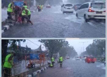 Kondisi banjir di salah satu jalan utama kota Padang, Rabu, 8/7.