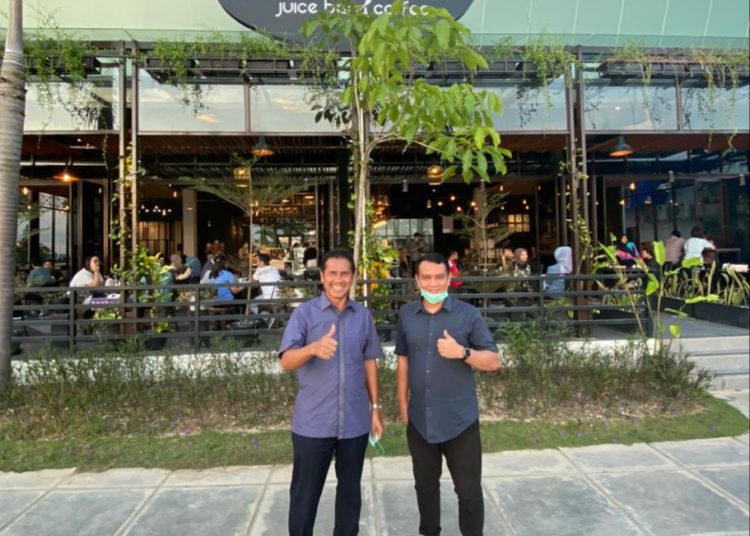 Muhammad Ikhbal bersama Asman Abnur.