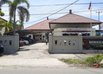 Kantor Bawaslu Sumbar.