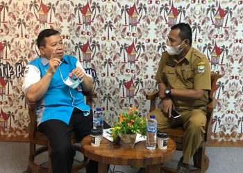 Aspinuddin (baju biru).