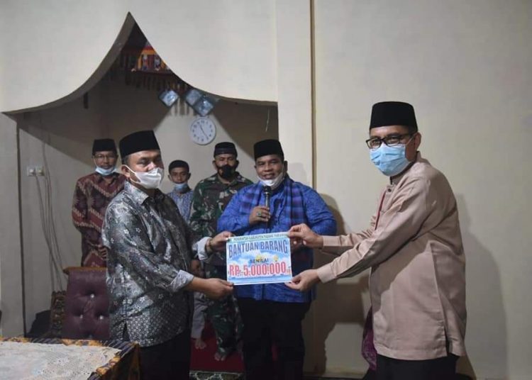 Suhatri Bur. (Baju biru)