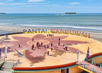 Pantai Gandoriah/ayokepariaman.