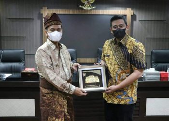 Genius bersama walikota Medan Boby Nasution.