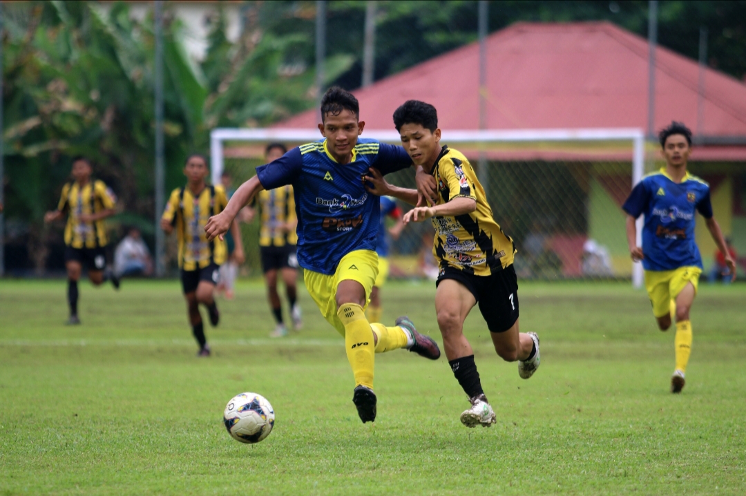 Pertemuan Persikopa vs PSP di semifinal Piala Suratin tahun lalu.