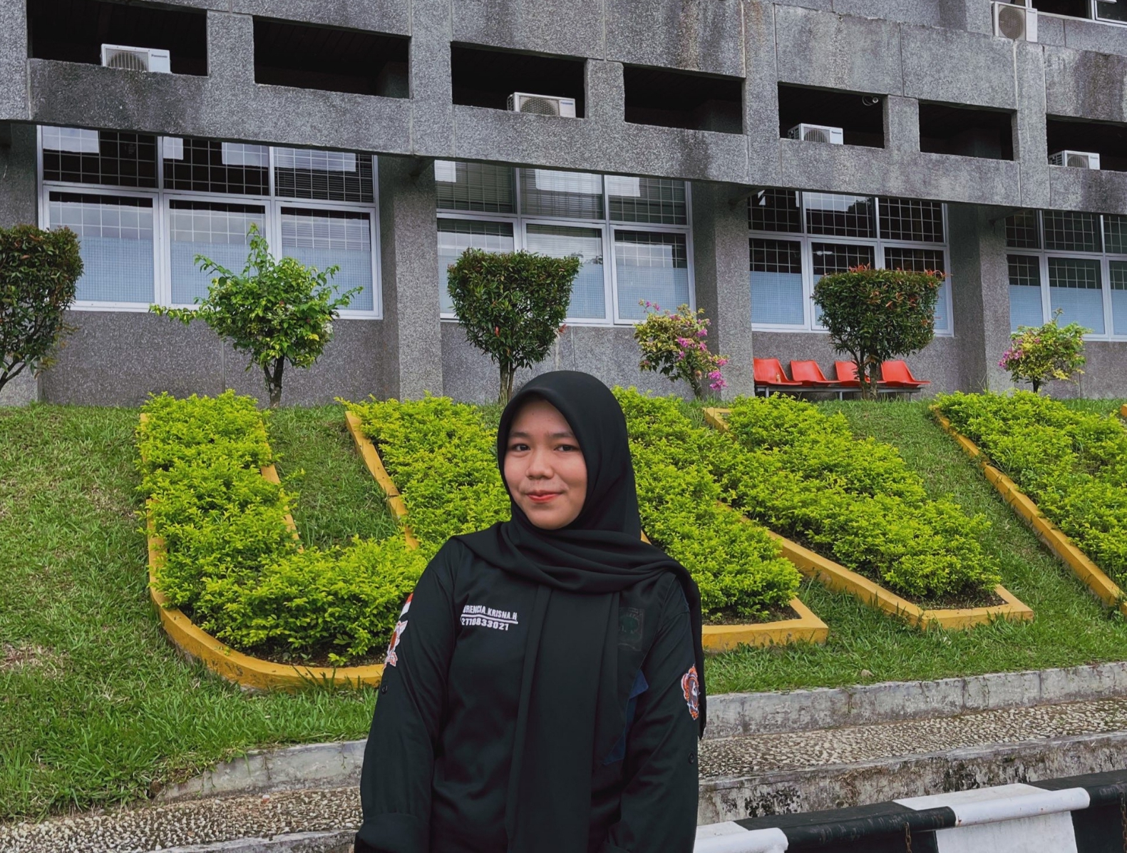 Ariza Aprilia Fitri.