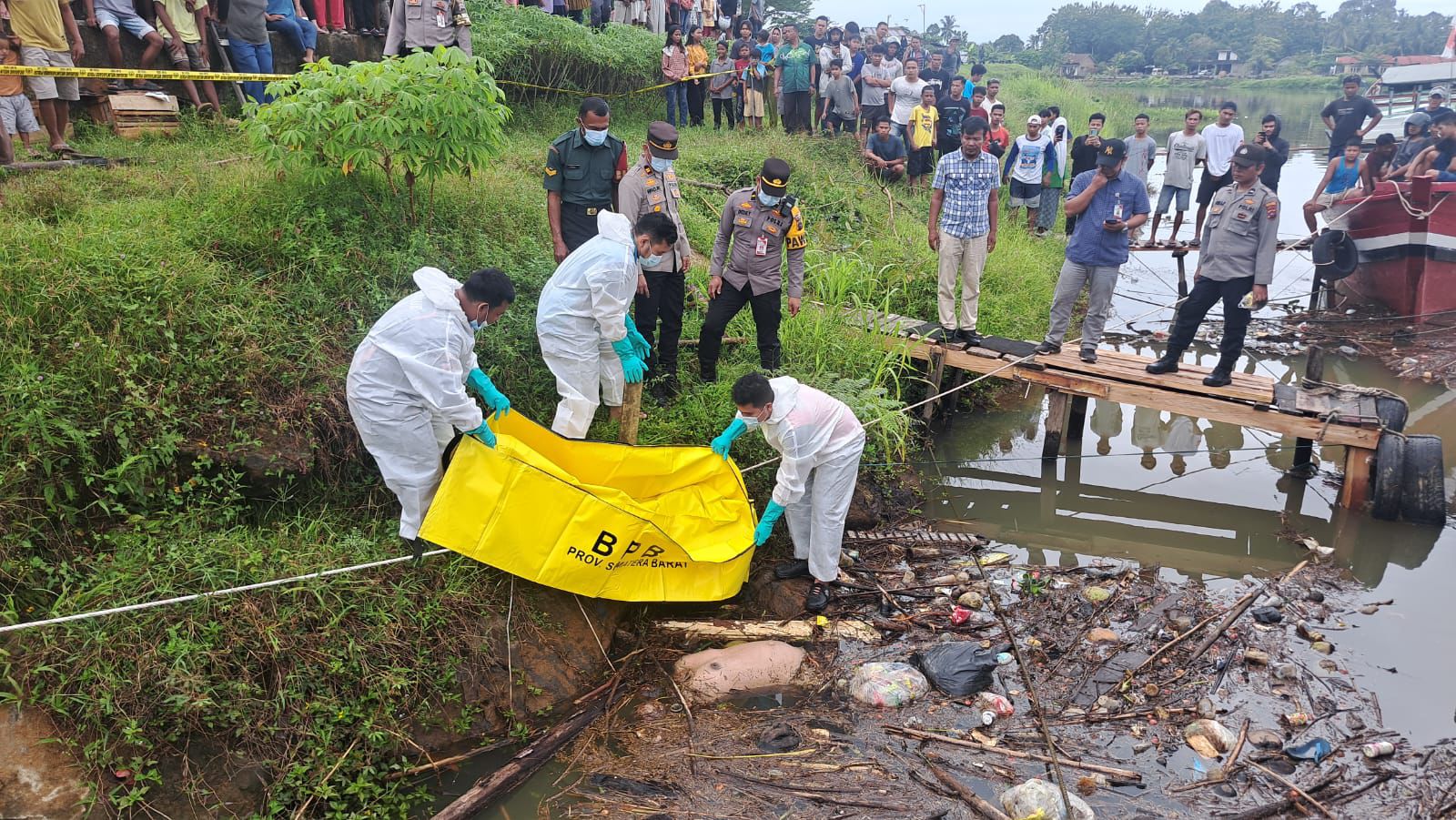 Penemuan mayat diduga korban mutilasi di Sungai Batang Anai, Padangpariaman, Selasa, 17/6.