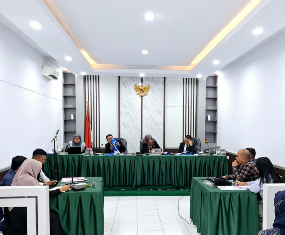 Sidang sengketa informasi di Komisi Informasi Sumbar.