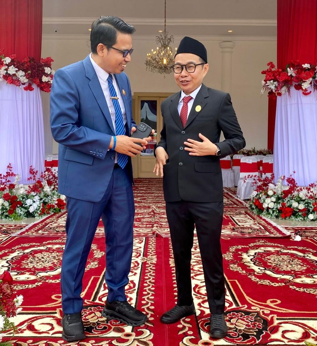 Idham Fadhli bersama Musfi Yendra.